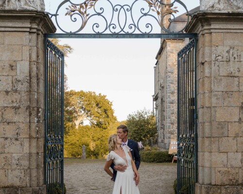 mariage-bisou-chateau-pluneret