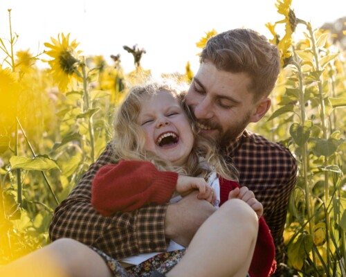 papa-et-fille-tournesols