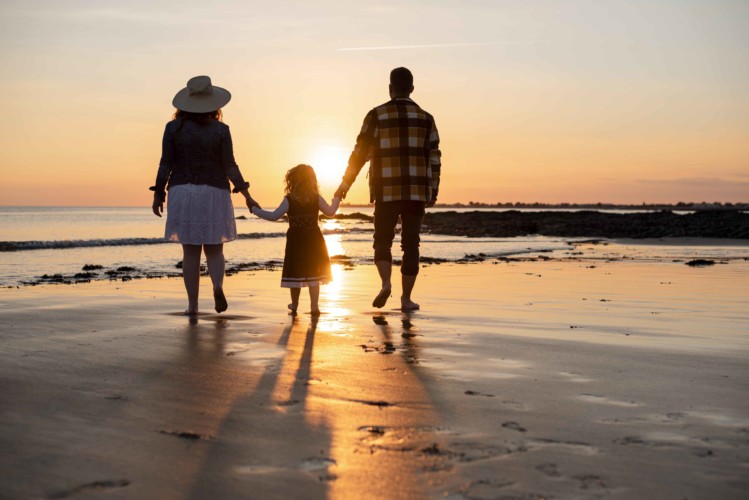en-famille-a-la-plage-damgan