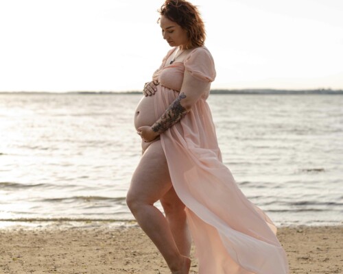 femme-enceinte-robe-plage