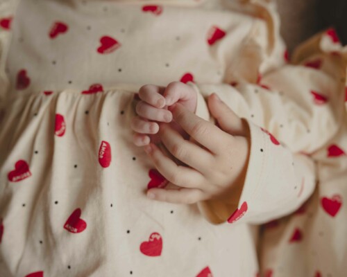 main-dans-main-soeurs