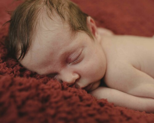bébé-dort-sur-le-ventre